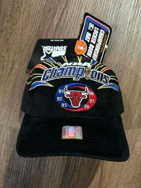 Vintage 1998 Chicago Bulls NBA Champions Locker Room Hat NWT